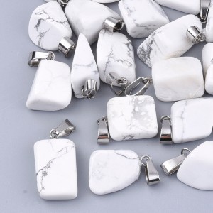 Privezak Beli Howlite