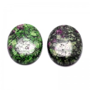Ruby Zoisite Oval 25 mm